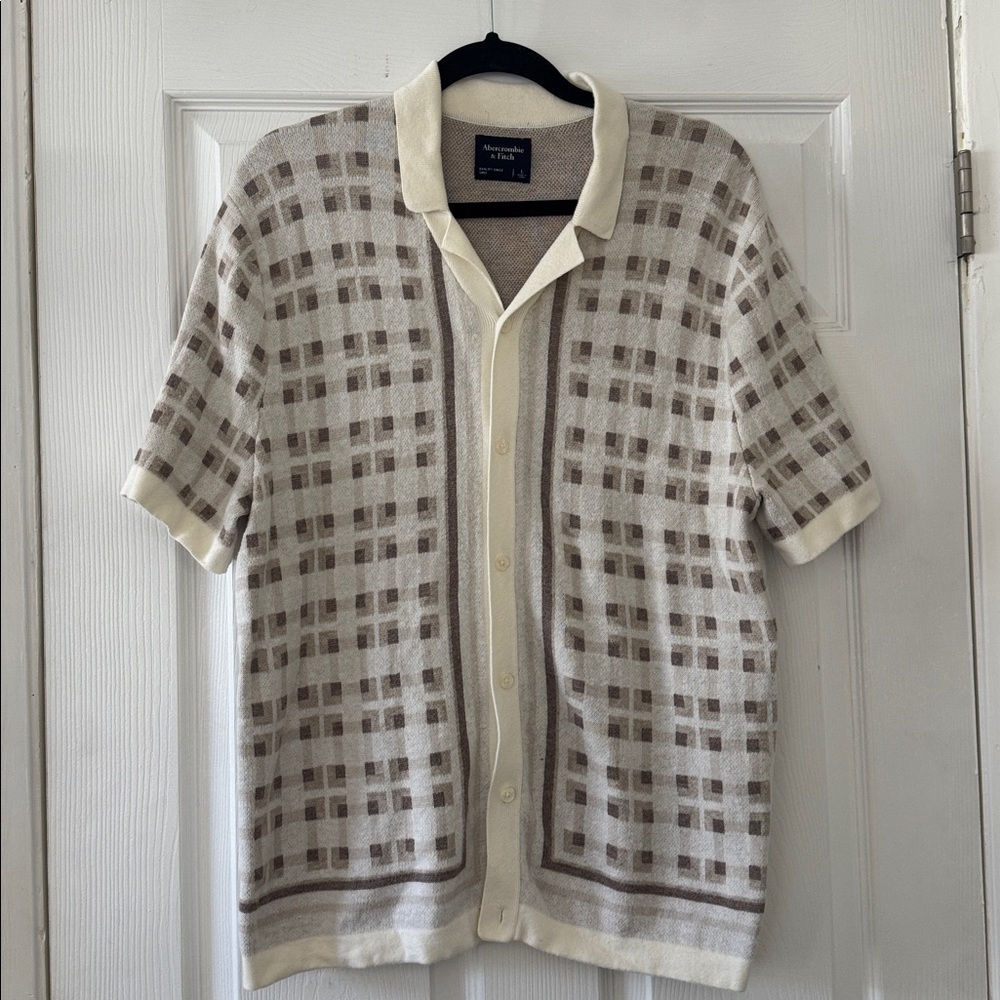 Abercrombie & Fitch Beige and White Sweater